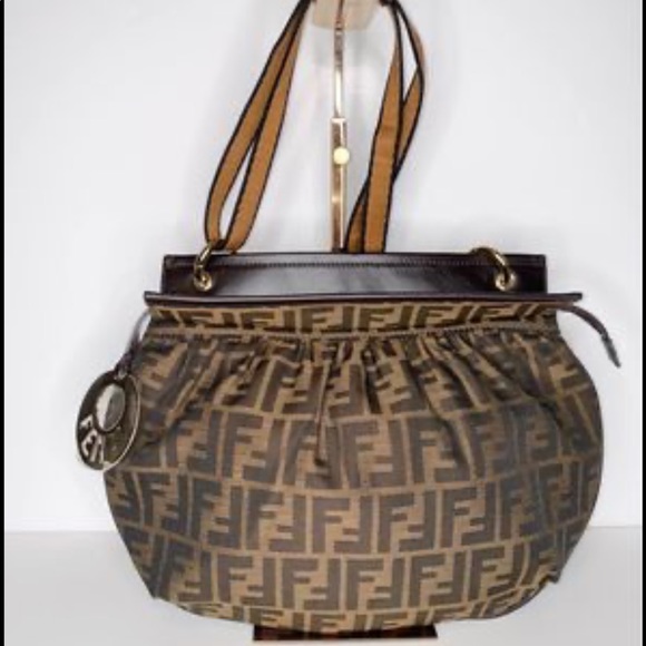 ❌❌SOLD❌❌fendi crossbody bag - Picture 1 of 3